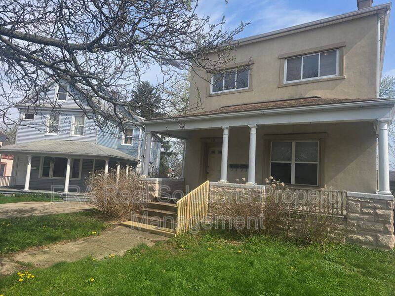 Apartment for rent at 3816 Bucyrus Ave, Cleveland, OH 44109