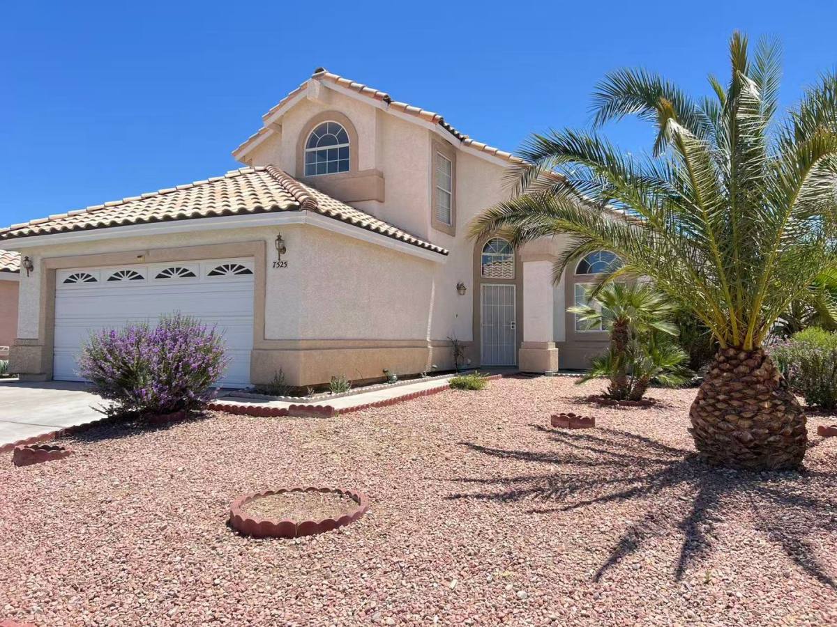House for rent at 7525 Meadowoak Lane, Las Vegas, NV 89147