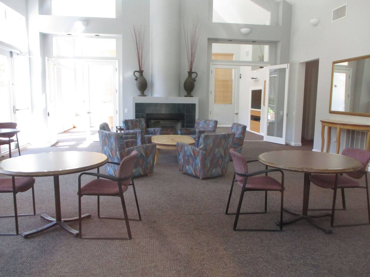 Apartment for rent at 200 Caldecott Lane, Oakland, CA 94618