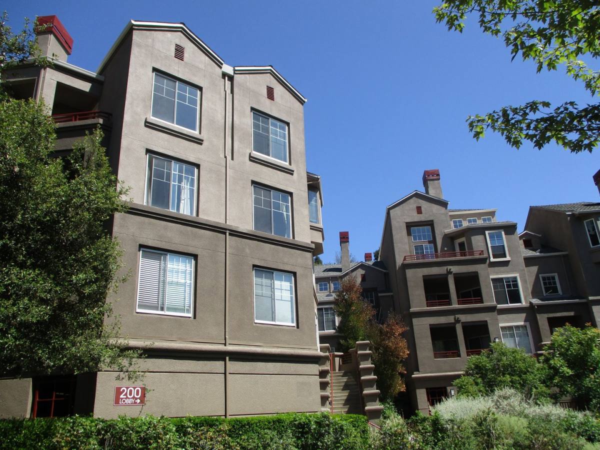 Apartment for rent at 200 Caldecott Lane, Oakland, CA 94618
