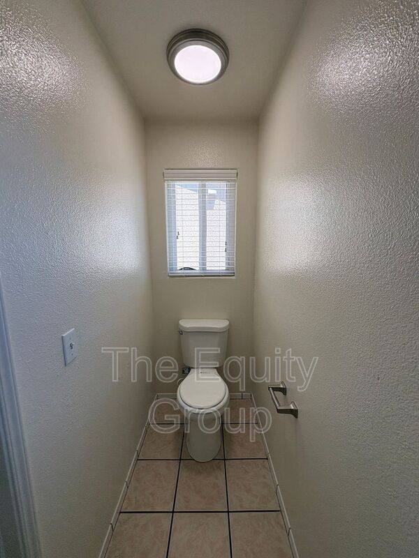 House for rent at 722 W James Ave, Visalia, CA 93277