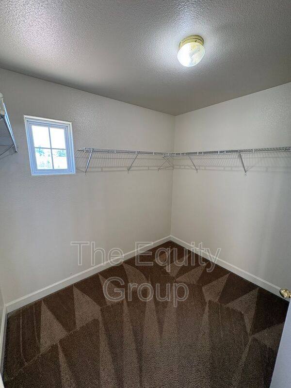 House for rent at 722 W James Ave, Visalia, CA 93277
