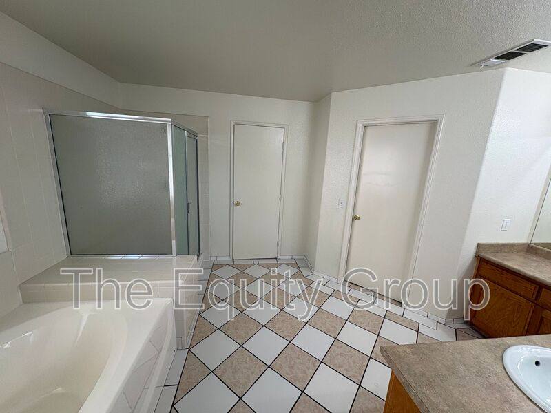 House for rent at 722 W James Ave, Visalia, CA 93277