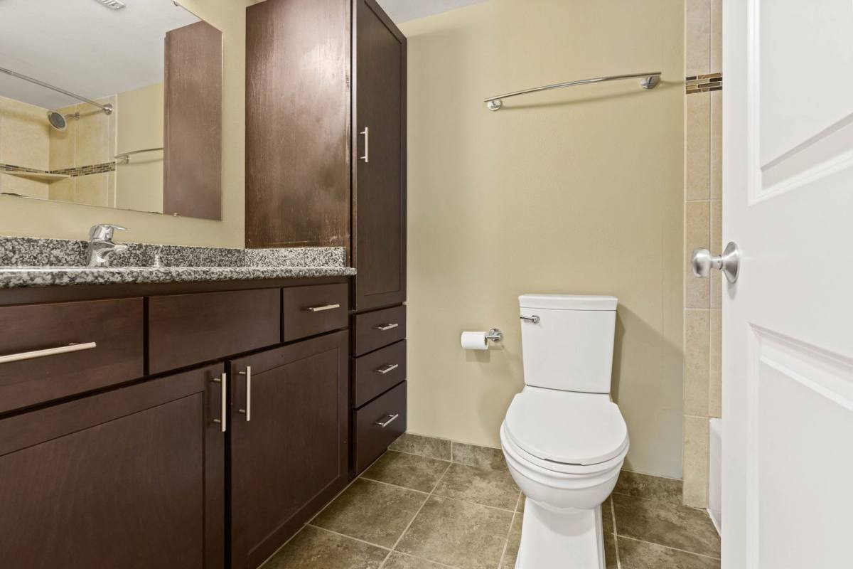 Apartment for rent at 1000 Oakcrest St Units 207 #312, Iowa City, IA 52246