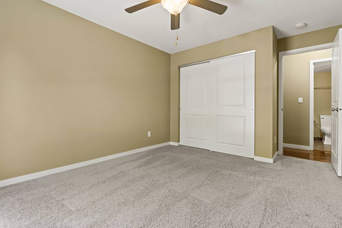 Apartment for rent at 1000 Oakcrest St Units 207 #312, Iowa City, IA 52246