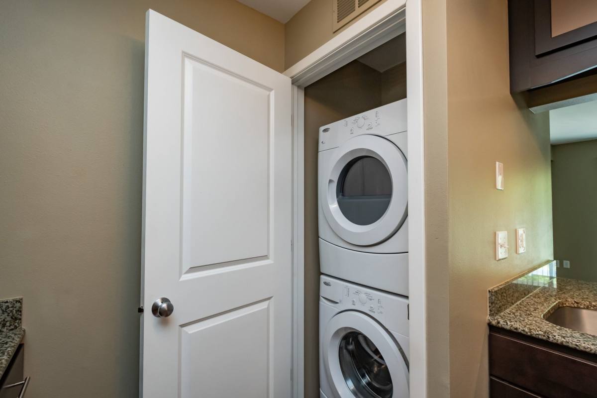 Apartment for rent at 1000 Oakcrest St Units 207 #312, Iowa City, IA 52246