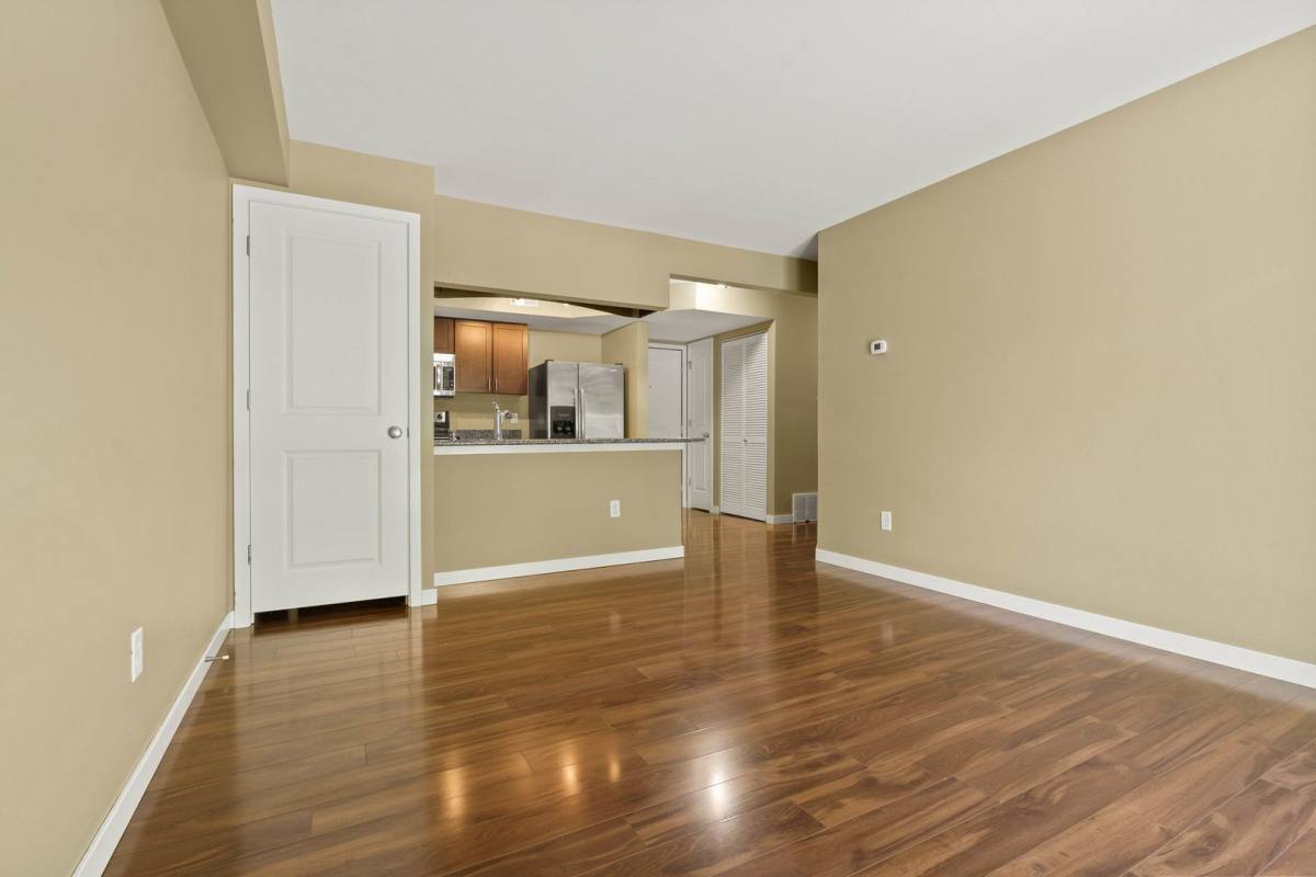 Apartment for rent at 1000 Oakcrest St Units 207 #312, Iowa City, IA 52246