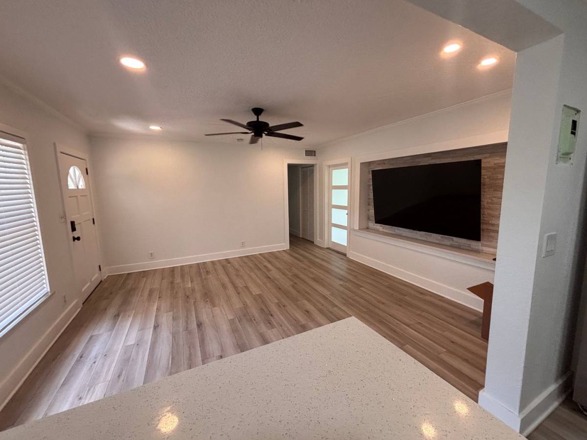 House for rent at 1619 2nd Ave N, Jacksonville Beach, FL 32250