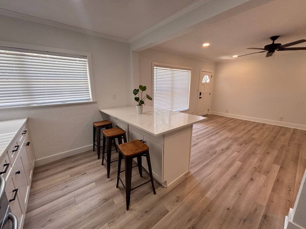 House for rent at 1619 2nd Ave N, Jacksonville Beach, FL 32250