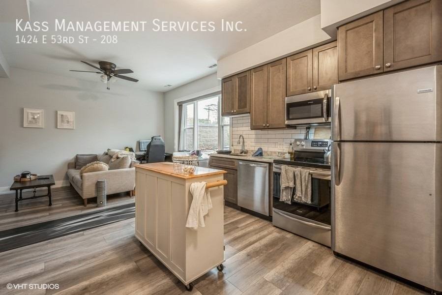 Condo for rent at 1424 E 53rd St, Chicago, IL 60615