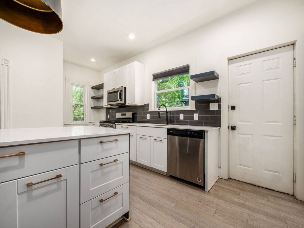 Apartment for rent at 201-205 W 1st Ave, Columbus, OH 43201