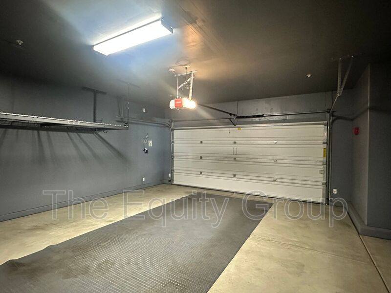 House for rent at 1725 N Silvervale St, Visalia, CA 93291