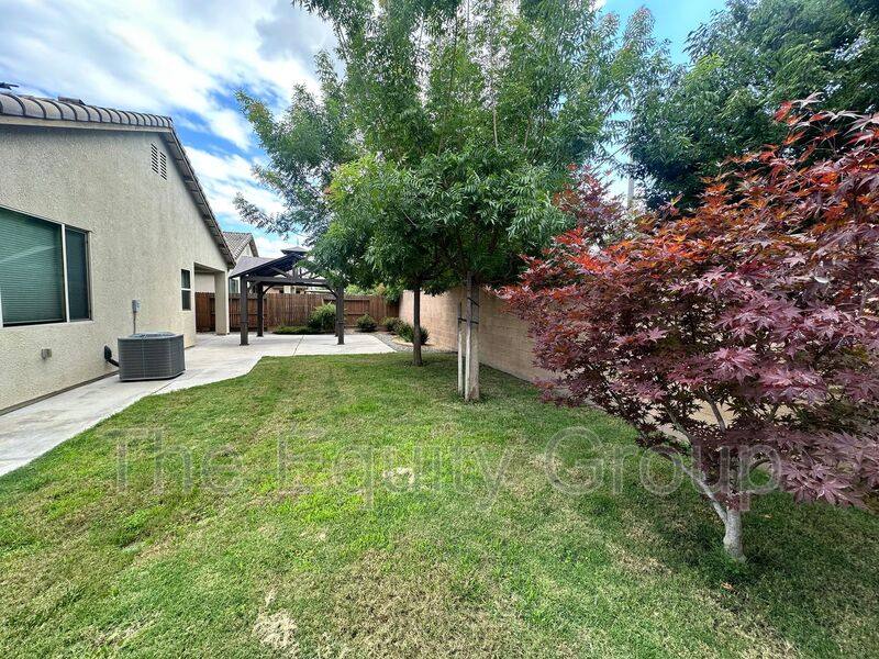 House for rent at 1725 N Silvervale St, Visalia, CA 93291