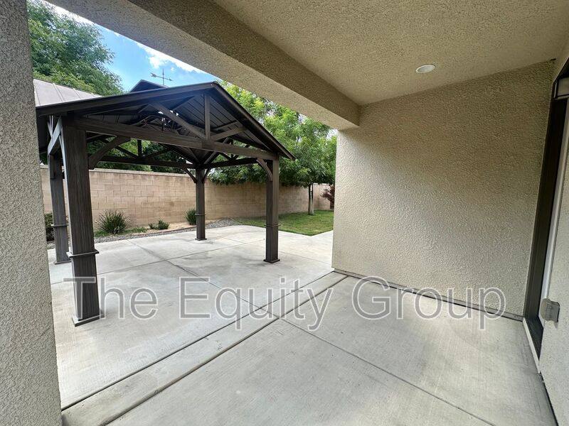 House for rent at 1725 N Silvervale St, Visalia, CA 93291