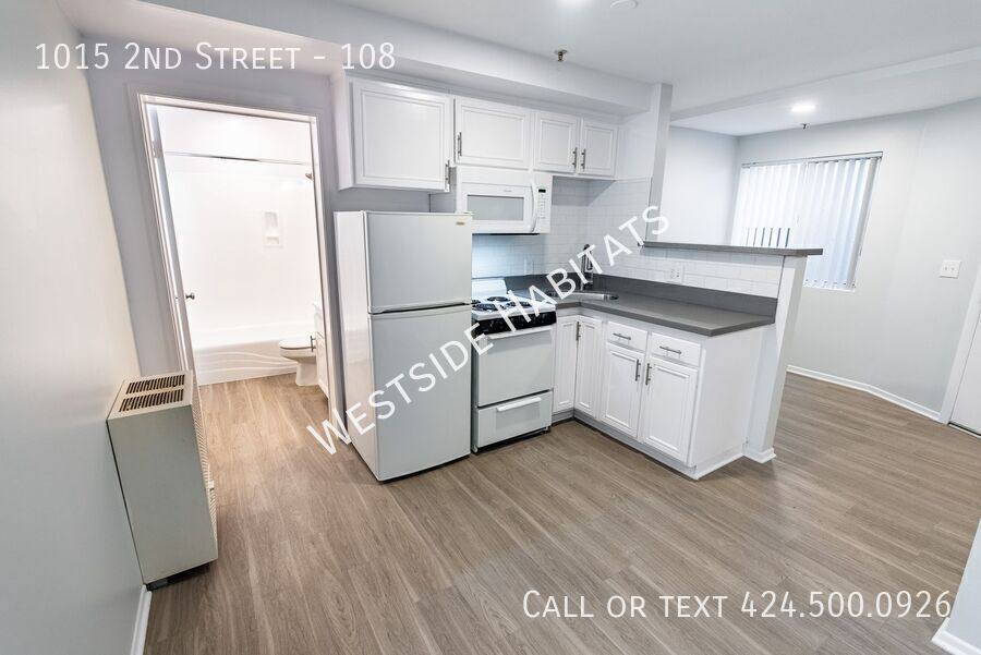 Apartment for rent at 1015 2nd St #108, Santa Monica, CA 90403
