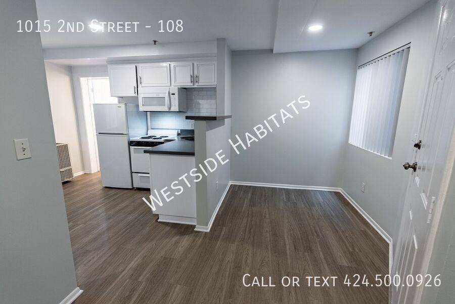 Apartment for rent at 1015 2nd St #108, Santa Monica, CA 90403