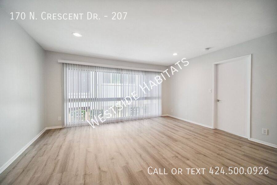 Apartment for rent at 170 N Crescent Dr, Beverly Hills, CA 90210