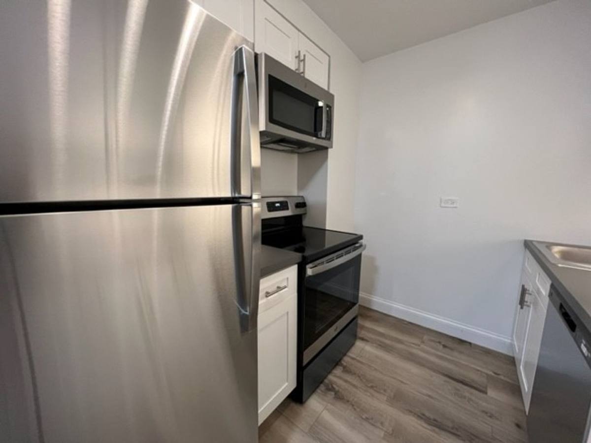 Apartment for rent at 4500 N Winchester Ave, Chicago, IL 60640