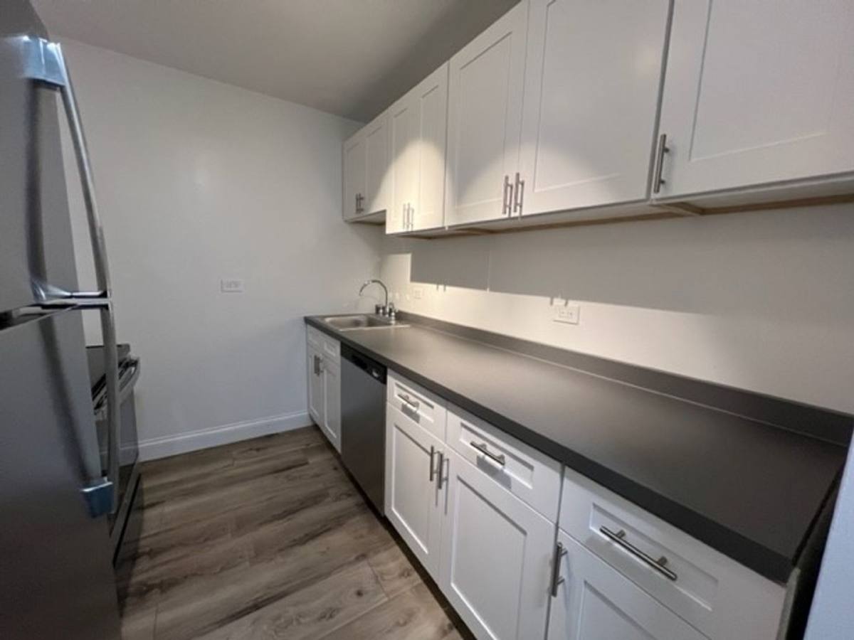 Apartment for rent at 4500 N Winchester Ave, Chicago, IL 60640