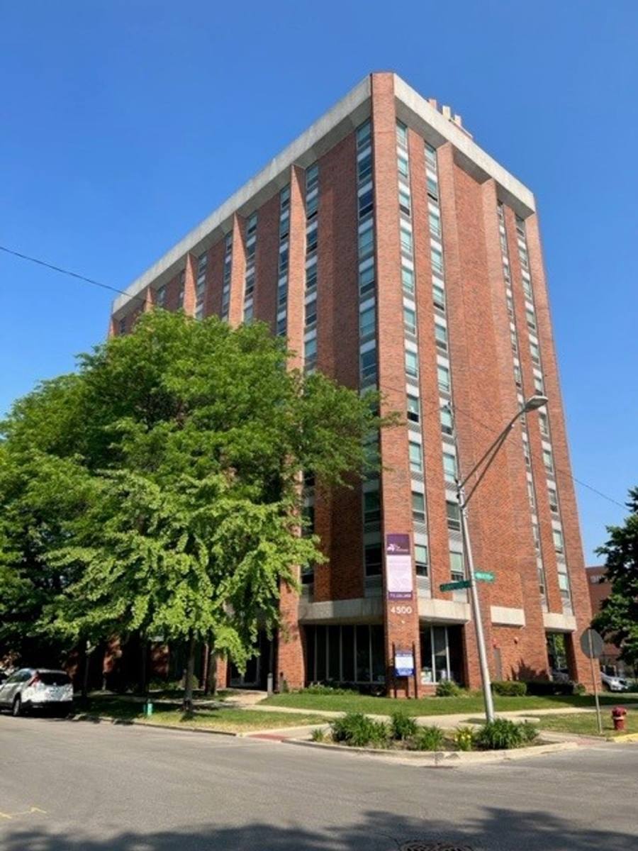 Apartment for rent at 4500 N Winchester Ave, Chicago, IL 60640