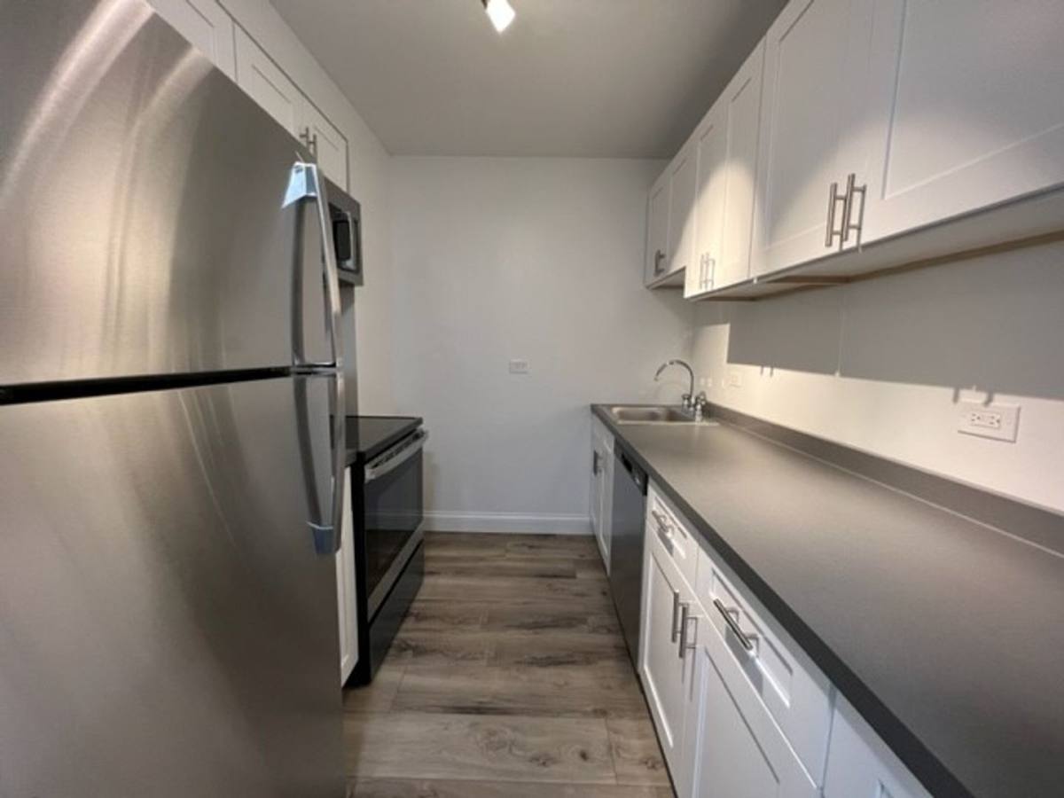 Apartment for rent at 4500 N Winchester Ave, Chicago, IL 60640