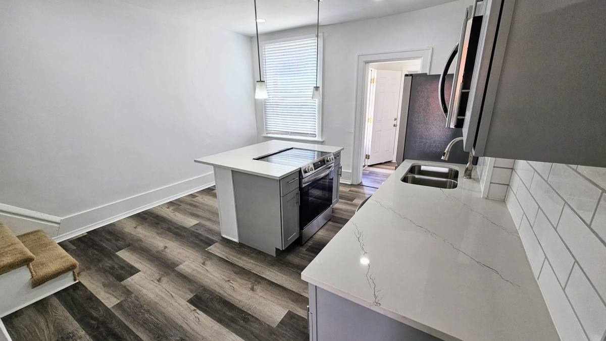 Townhouse for rent at 1421 Gault St, Columbus, OH 43205