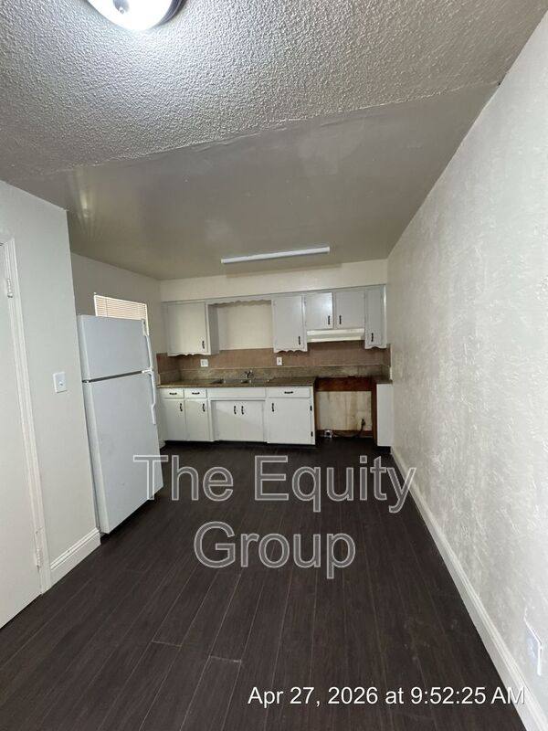 Apartment for rent at 352 S Blackstone St #11, Tulare, CA 93274