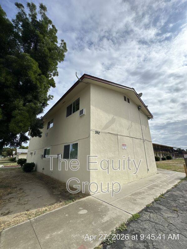 Apartment for rent at 352 S Blackstone St #11, Tulare, CA 93274