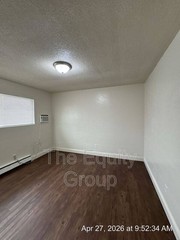 Apartment for rent at 352 S Blackstone St #11, Tulare, CA 93274