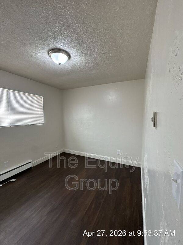 Apartment for rent at 352 S Blackstone St #11, Tulare, CA 93274