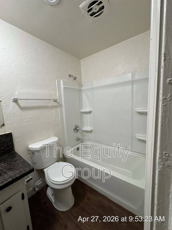 Apartment for rent at 352 S Blackstone St #11, Tulare, CA 93274