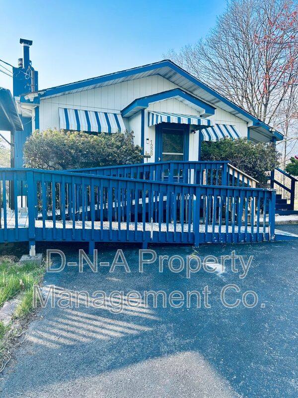 Apartment for rent at 1228 Allegheny Dr #2, Blakeslee, PA 18610