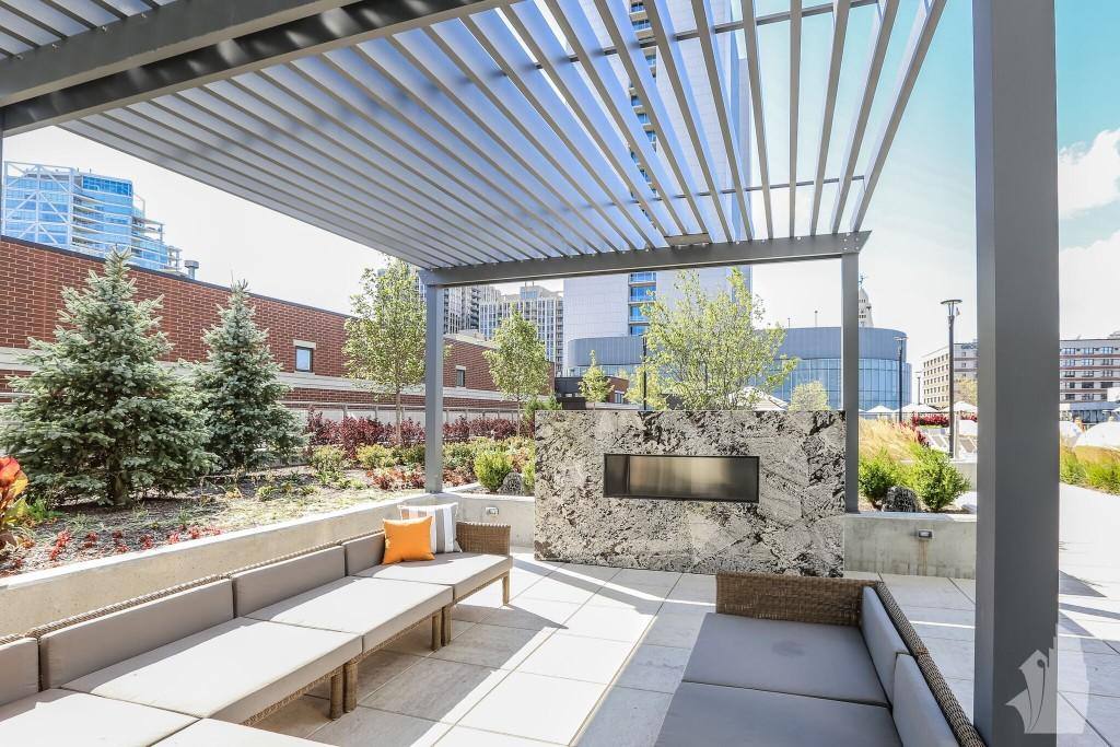 Apartment for rent at 750 N Hudson Ave, Chicago, IL 60654