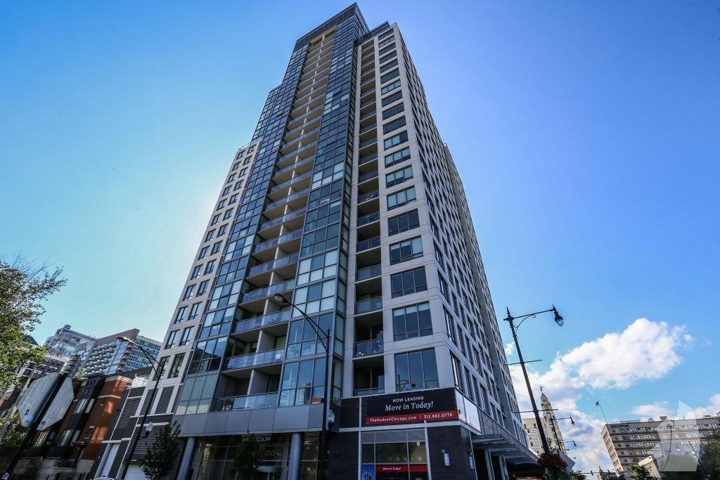 Apartment for rent at 750 N Hudson Ave, Chicago, IL 60654