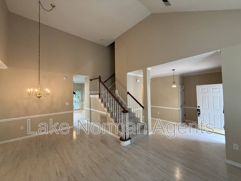 House for rent at 9423 Fairmead Dr, Charlotte, NC 28269