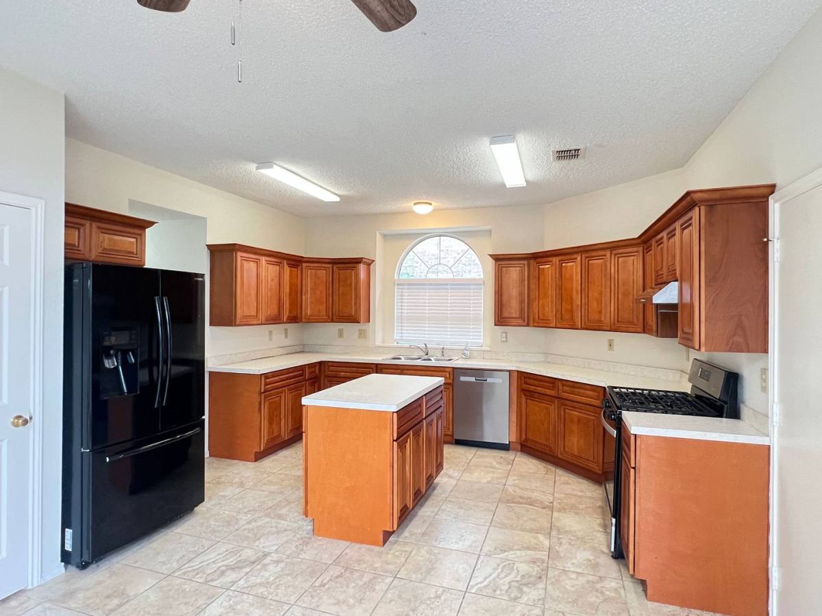 House for rent at 723 Sumner Dr, Mesquite, TX 75149