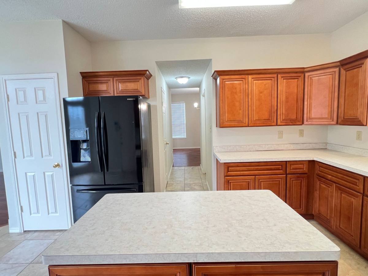 House for rent at 723 Sumner Dr, Mesquite, TX 75149