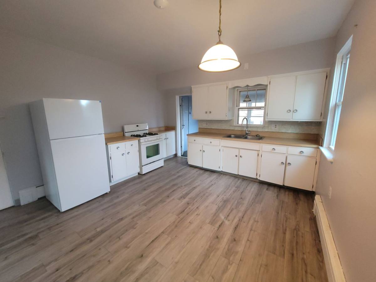 Apartment for rent at 114 Thompson St, Latrobe, PA 15650