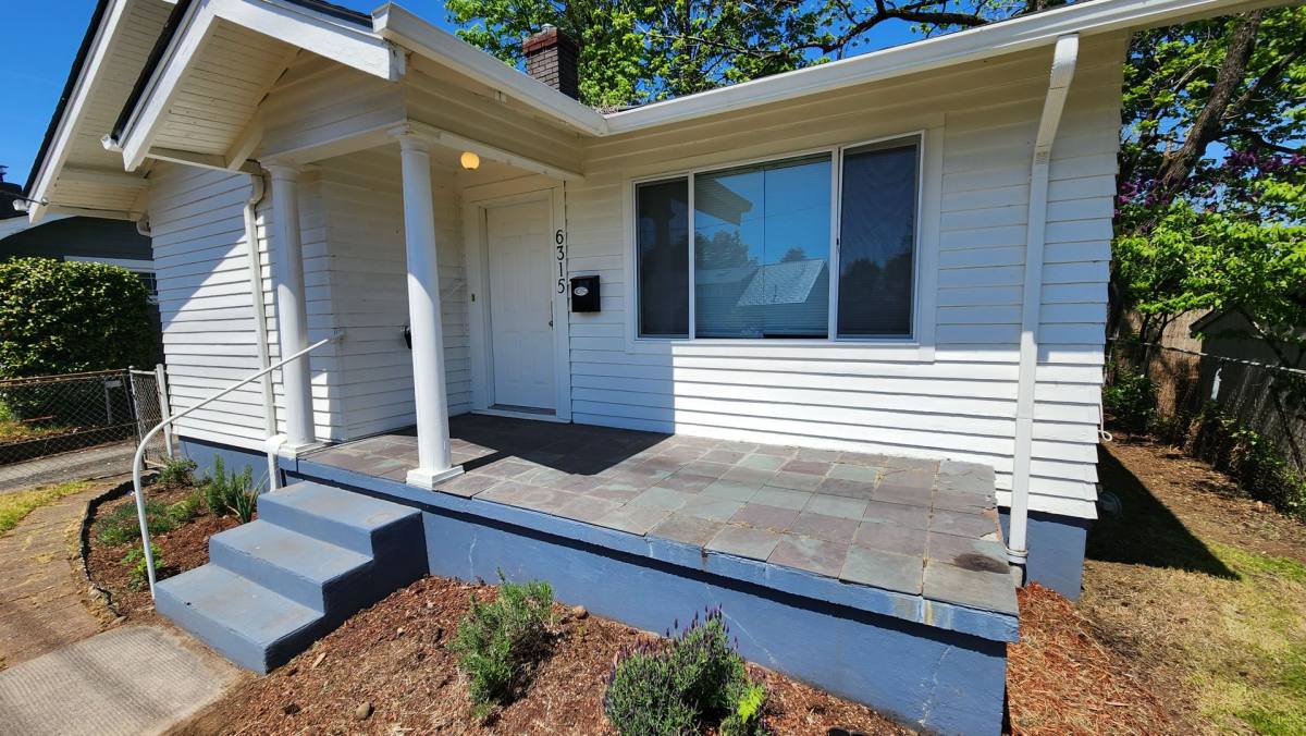 House for rent at 6315 NE Fremont St, Portland, OR 97213