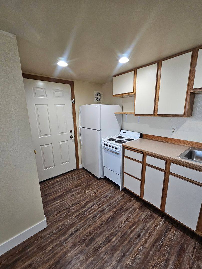 Apartment for rent at 605 S A St, Moses Lake, WA 98837