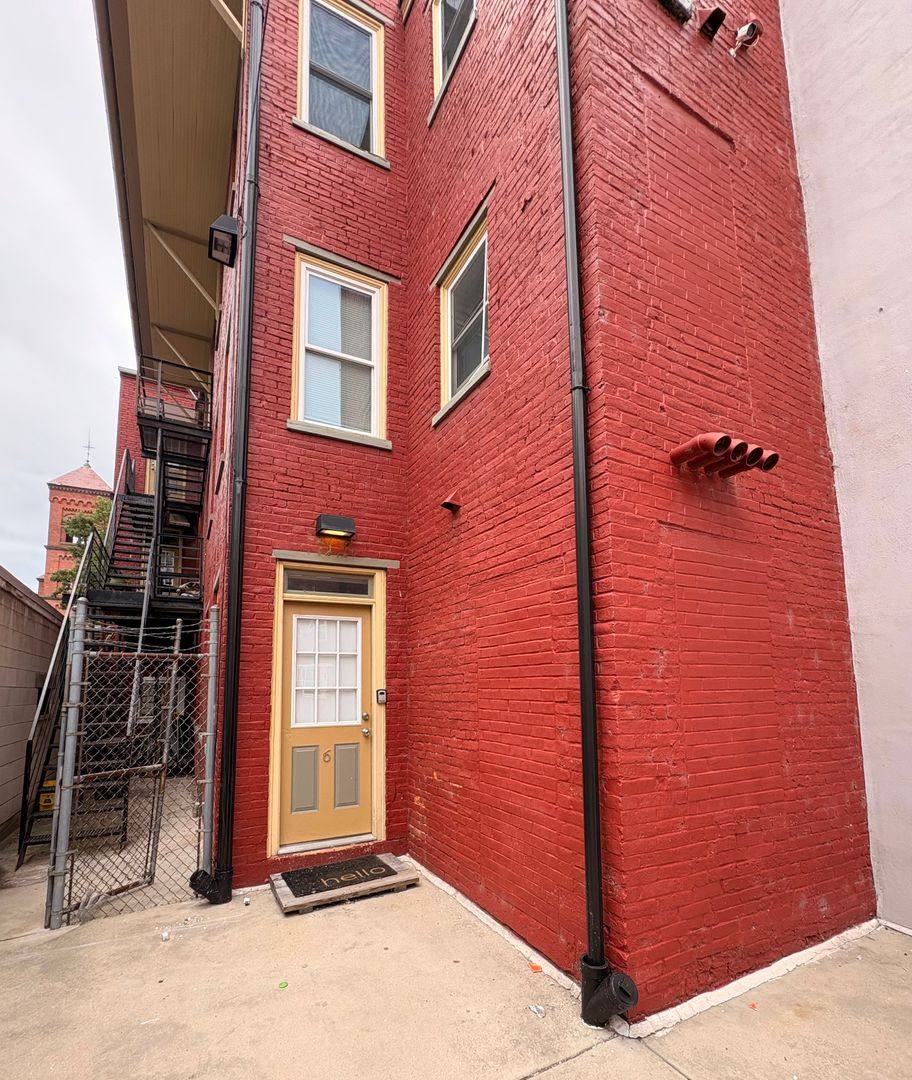 Apartment for rent at 31 S Duke St, York, PA 17401