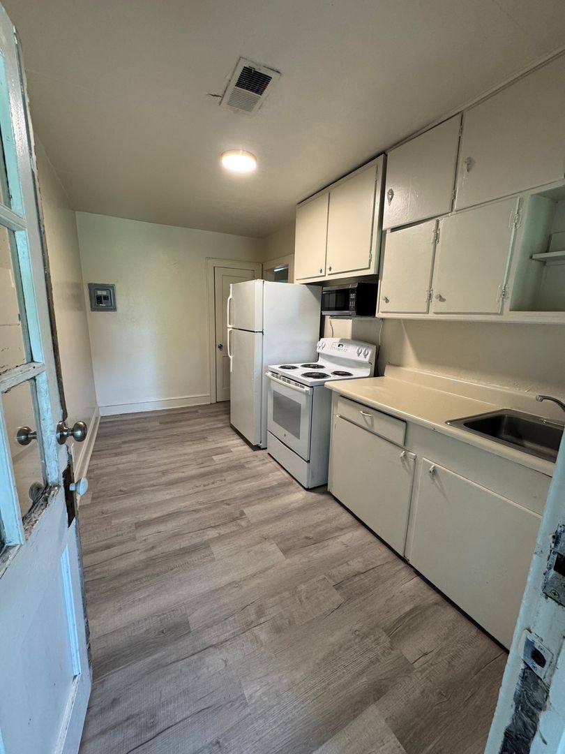 Condo for rent at 2328 E 7th St, Charlotte, NC 28204