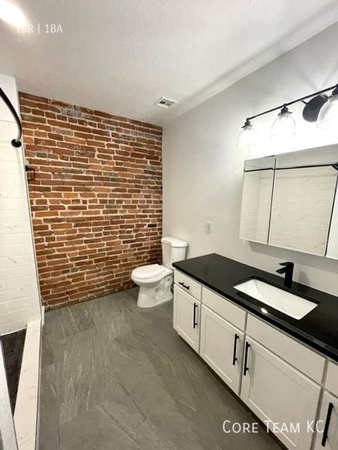 Apartment for rent at 204 Walnut St, Kansas City, MO 64105