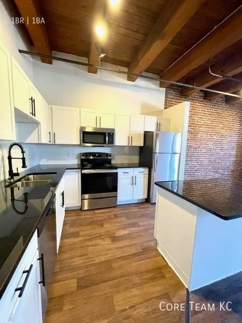 Apartment for rent at 204 Walnut St, Kansas City, MO 64105