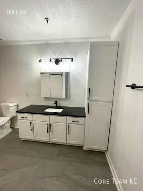 Apartment for rent at 204 Walnut St, Kansas City, MO 64105