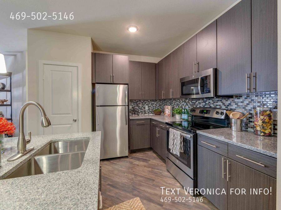Apartment for rent at 1700 E 4th St, Austin, TX 78702