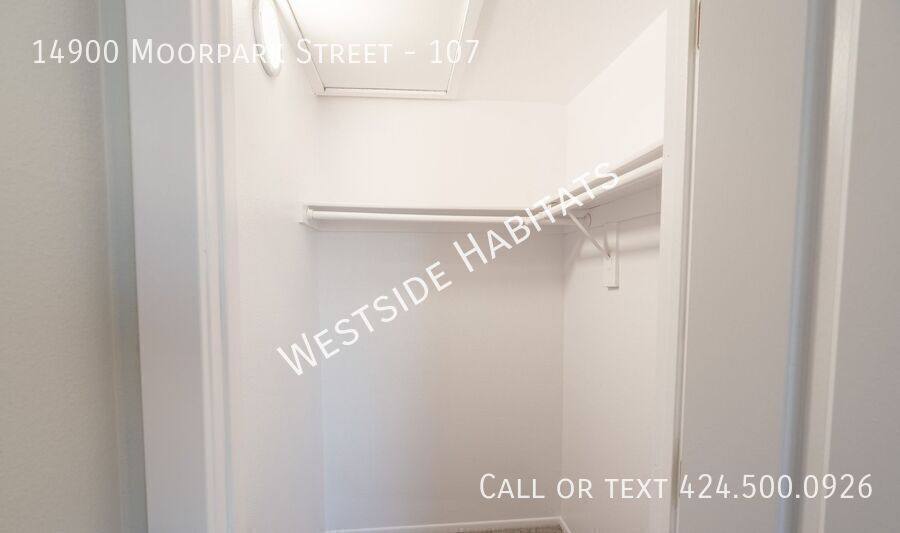 Apartment for rent at 14900 Moorpark St #107, Sherman Oaks, CA 91403