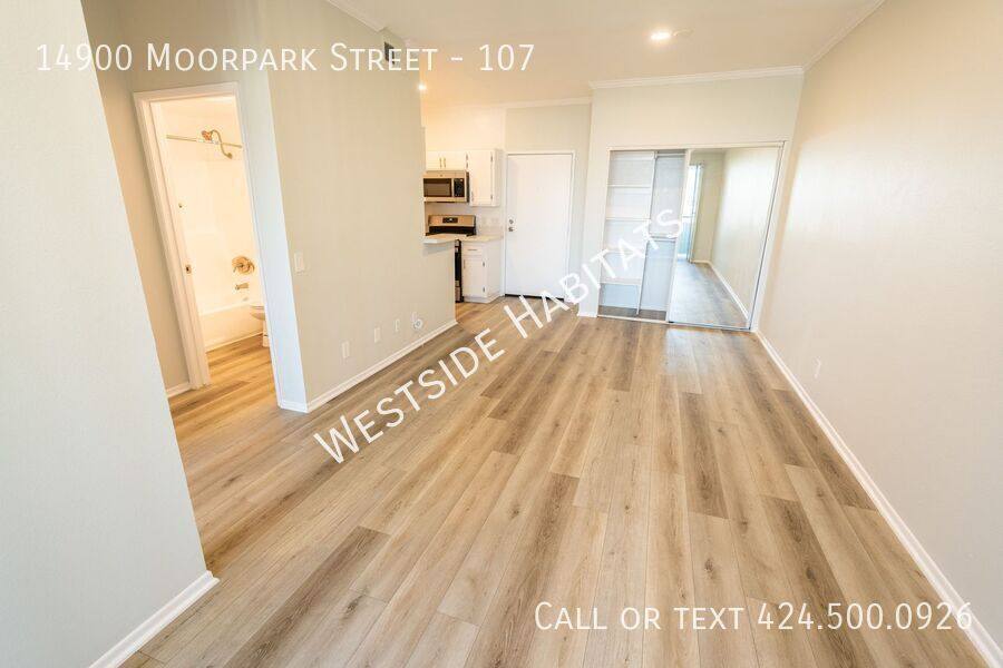 Apartment for rent at 14900 Moorpark St #107, Sherman Oaks, CA 91403