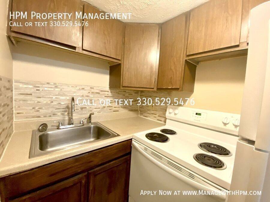 Apartment for rent at 1821 Ferndale Rd NW, Canton, OH 44709