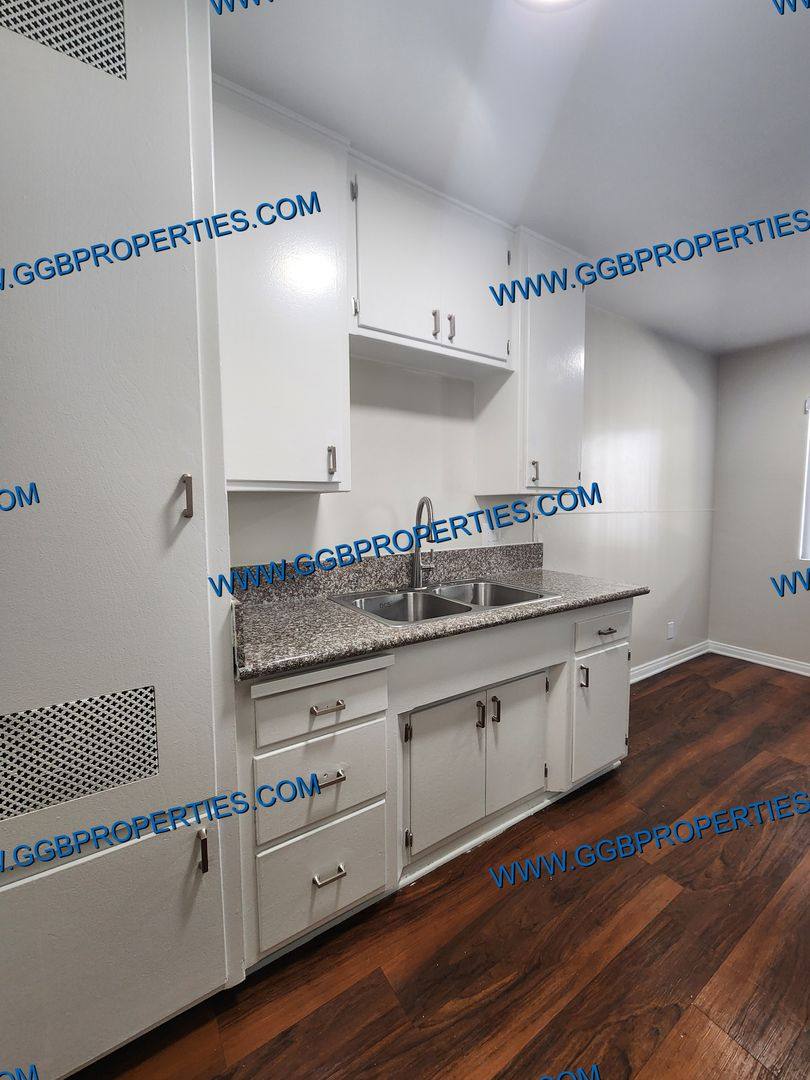 Apartment for rent at 1050 E Harding St, Long Beach, CA 90805